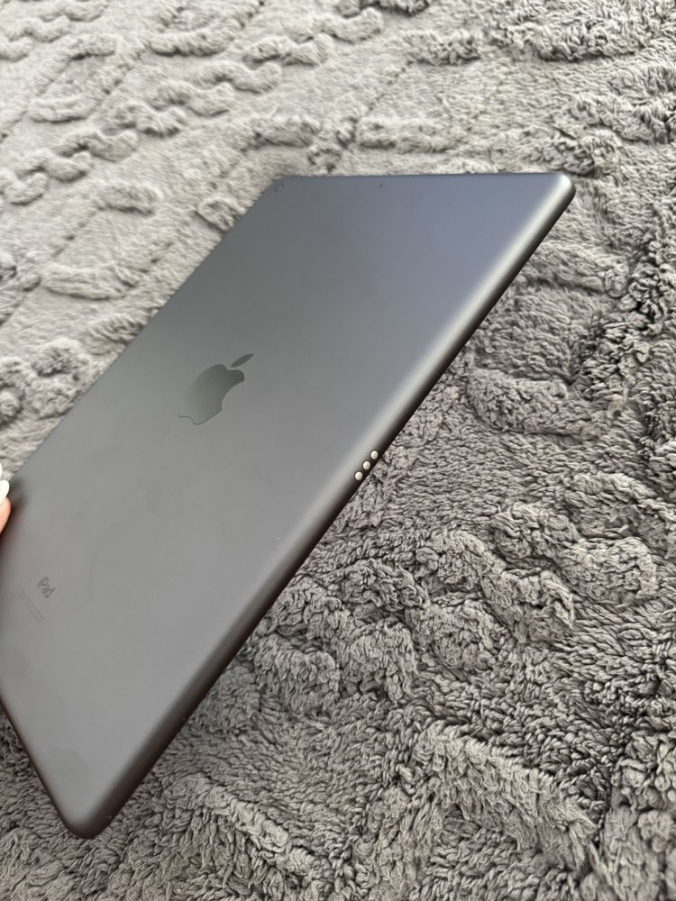 Ipad 9 (2021) 64gb Space Grey+ accesorii + husa + pix compatibil