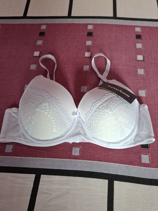 Vând Sutien cu Dantelă Mărimea 38/85 Nou