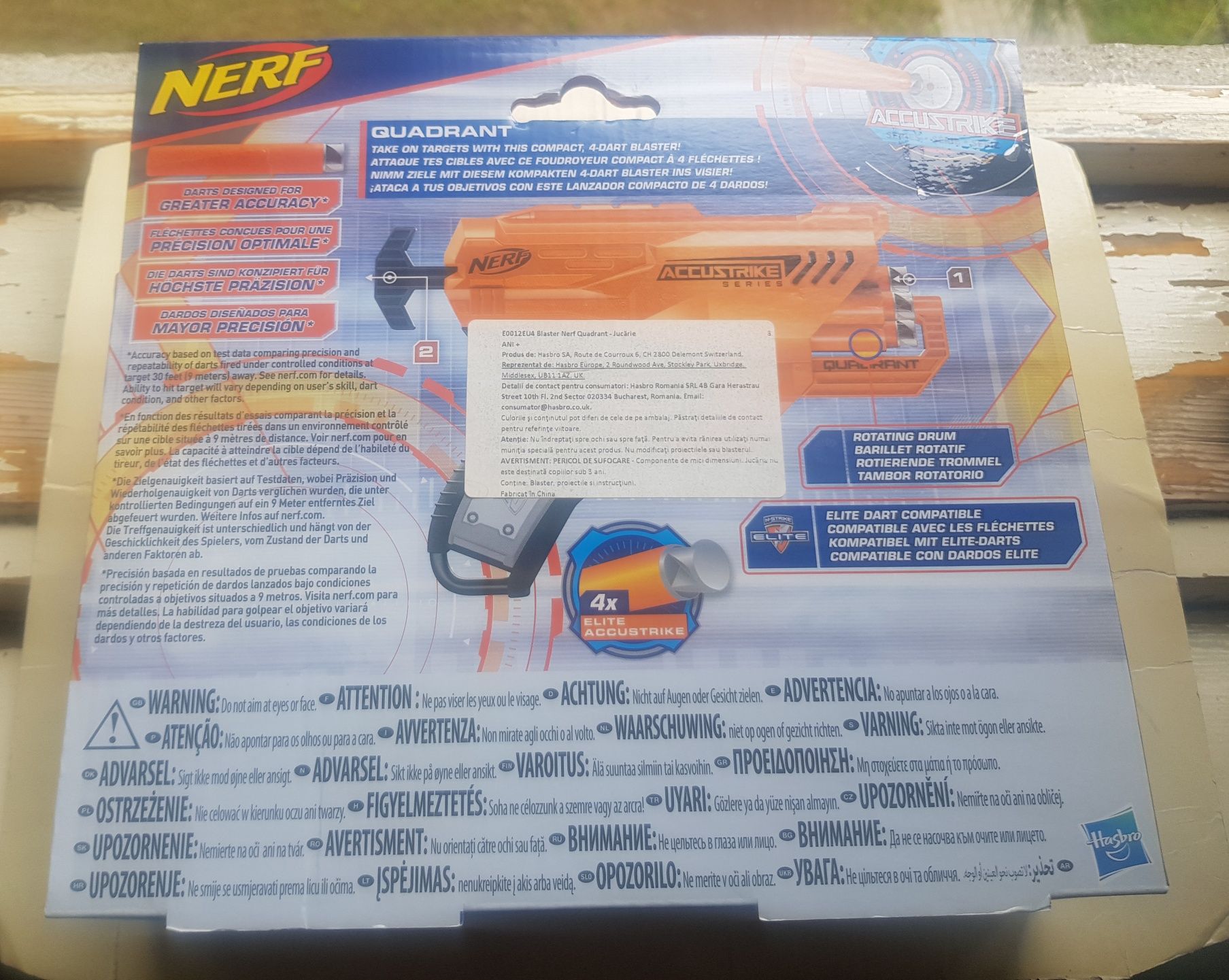 Pistol Nerf Accustrike Quadrant cu 4 proiectile. Produs nou