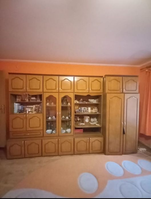 Vând Mobila de sufragerie