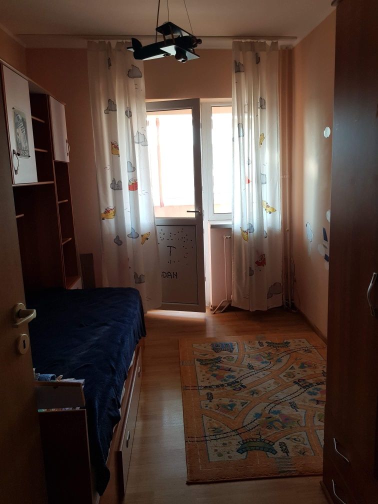 Inchiriez camera in apartament 3 camere - zona Dacia