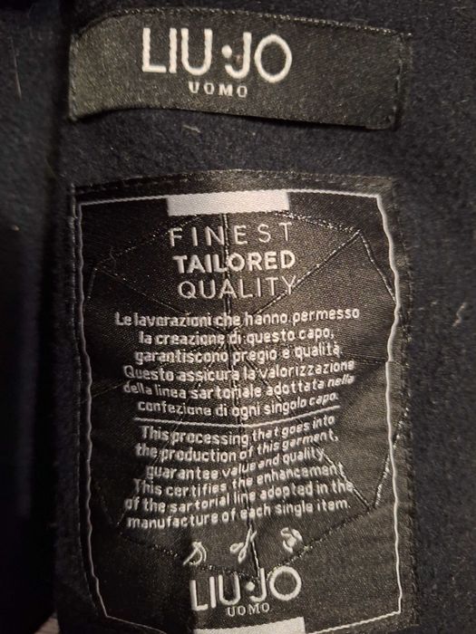 Vând haina LIU-JO Barbati M