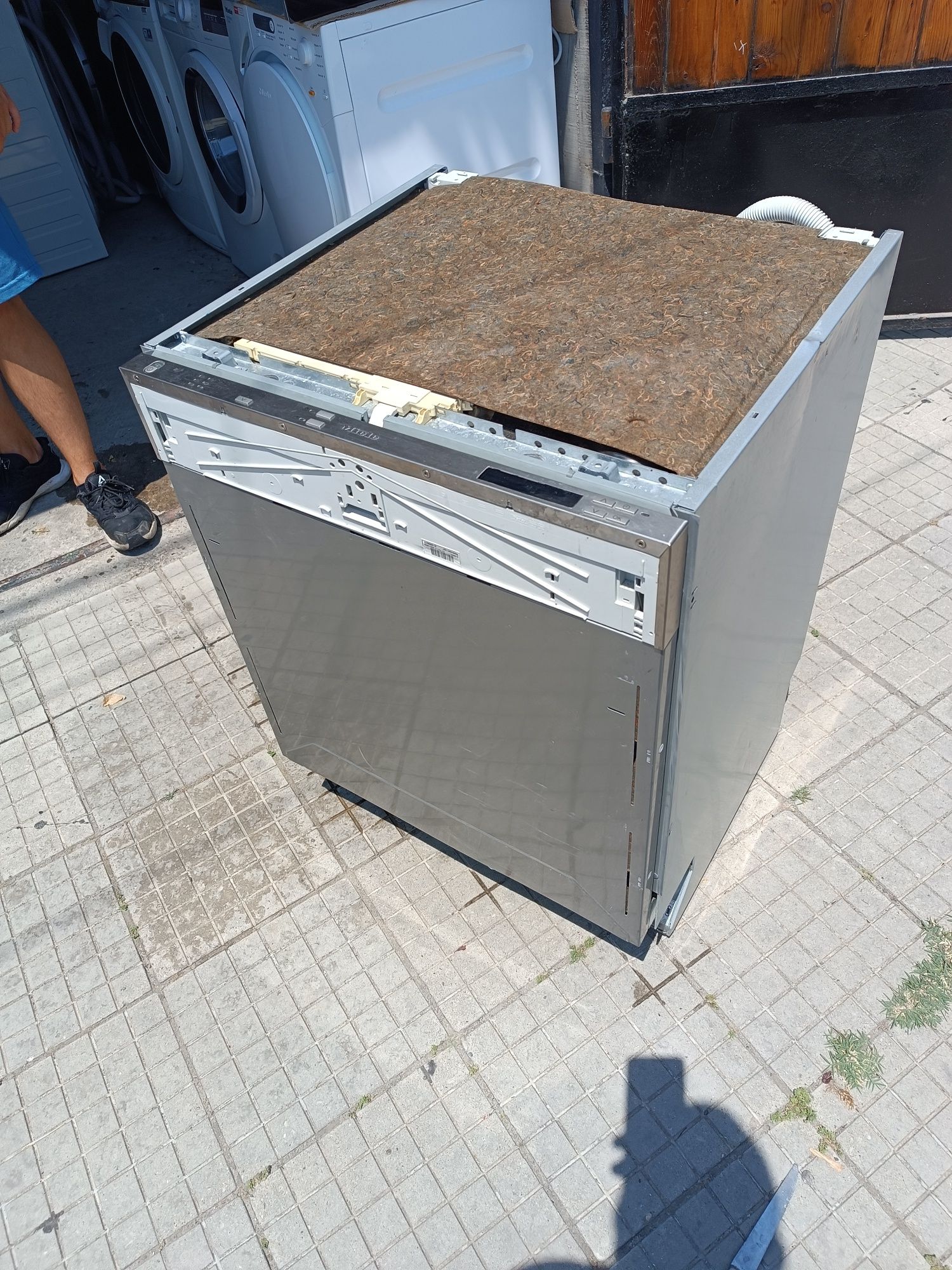 Съдомияна miele за пълно вграждане
