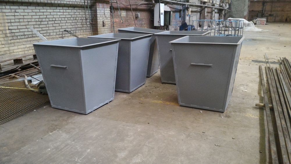 Мусорные баки, контейнера