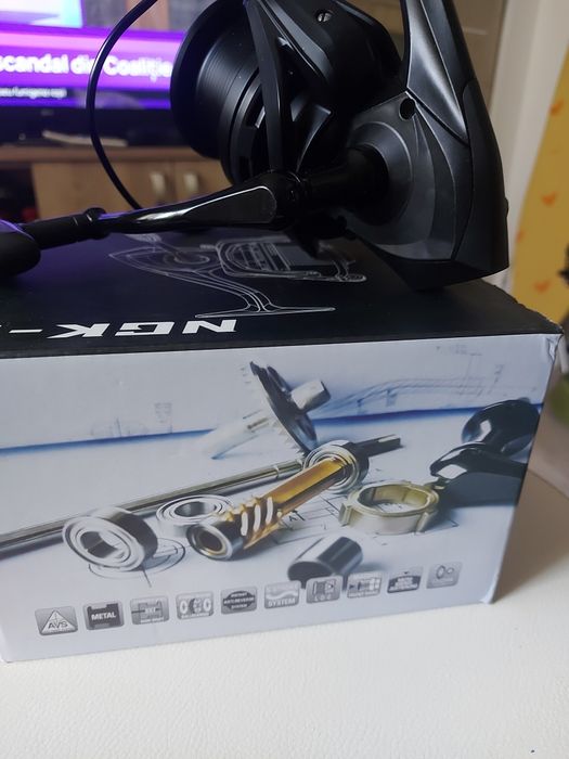 Vând mulineta NGK II 12000