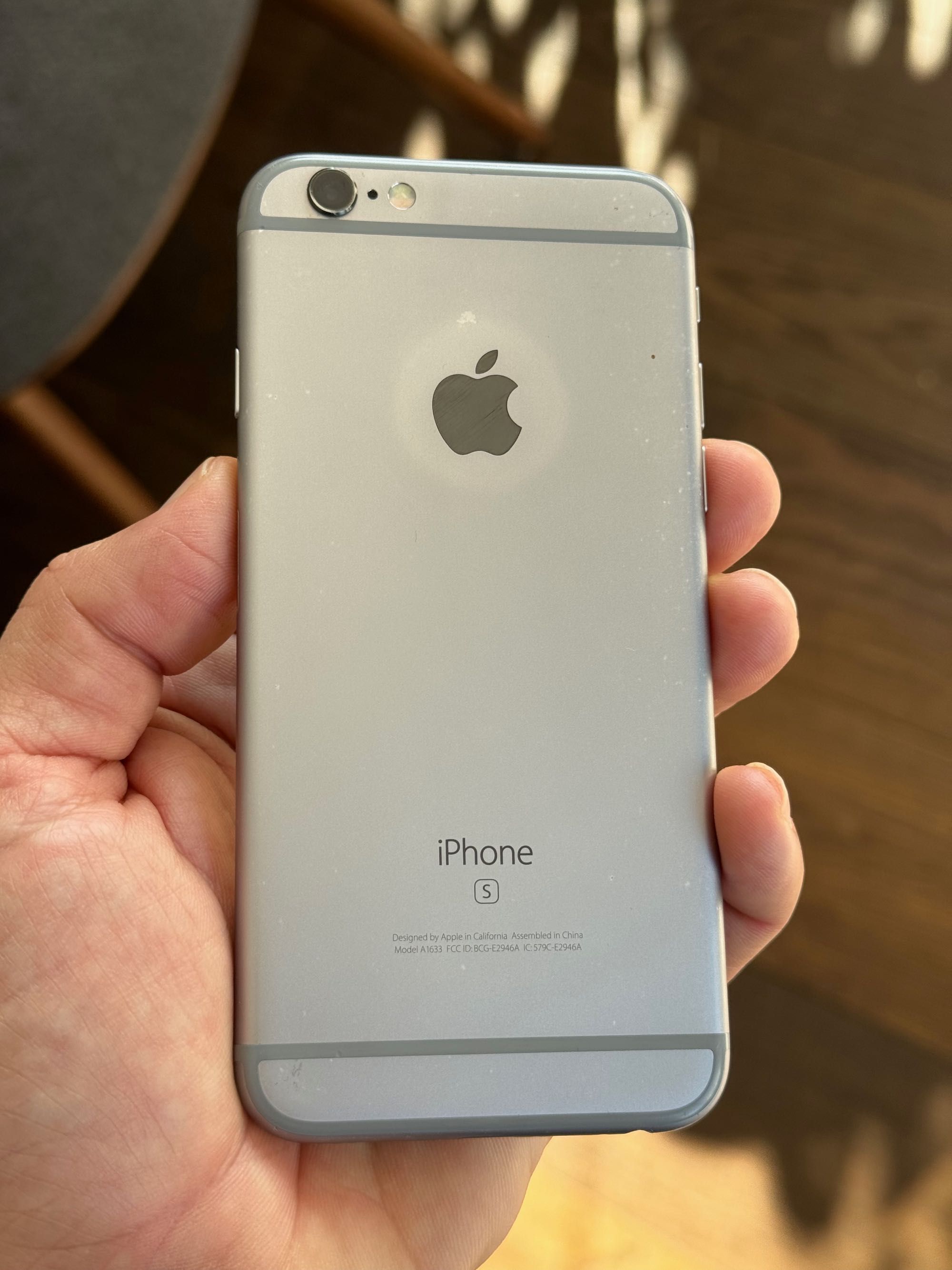 iPhone 6s, 16GB, Space Gray, Jailbroken, Locked