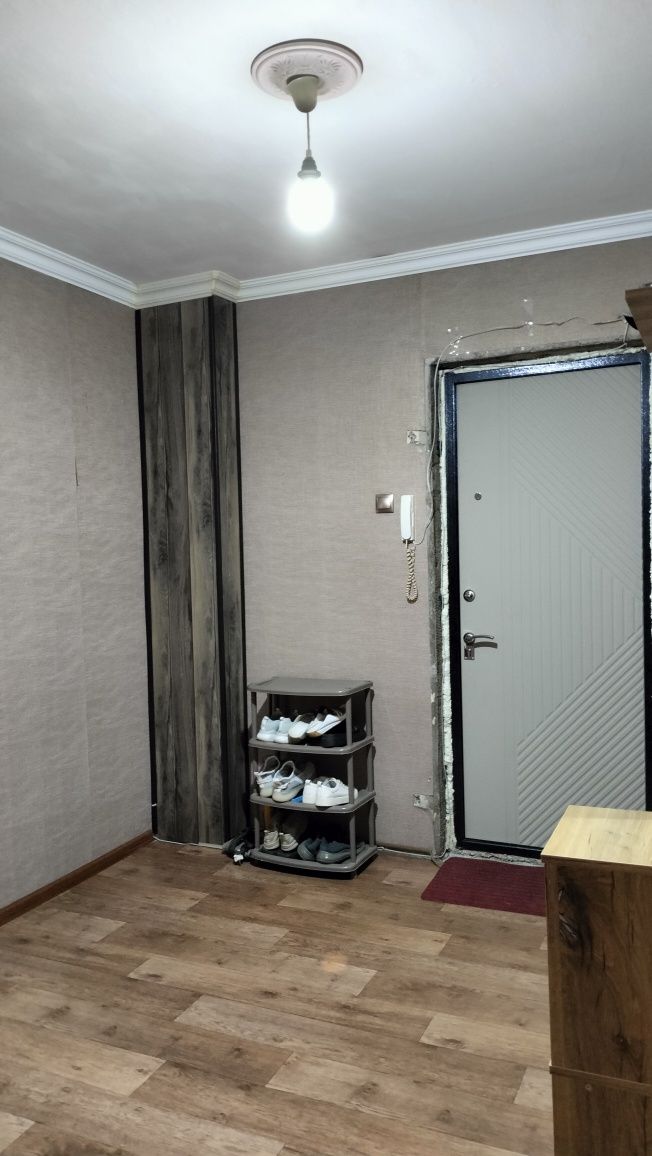 Продам 2 комнатную квартиру в 4 мкр