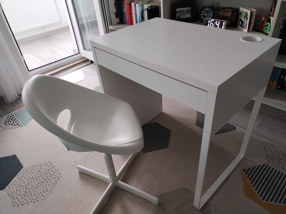 Birou și scaun ikea