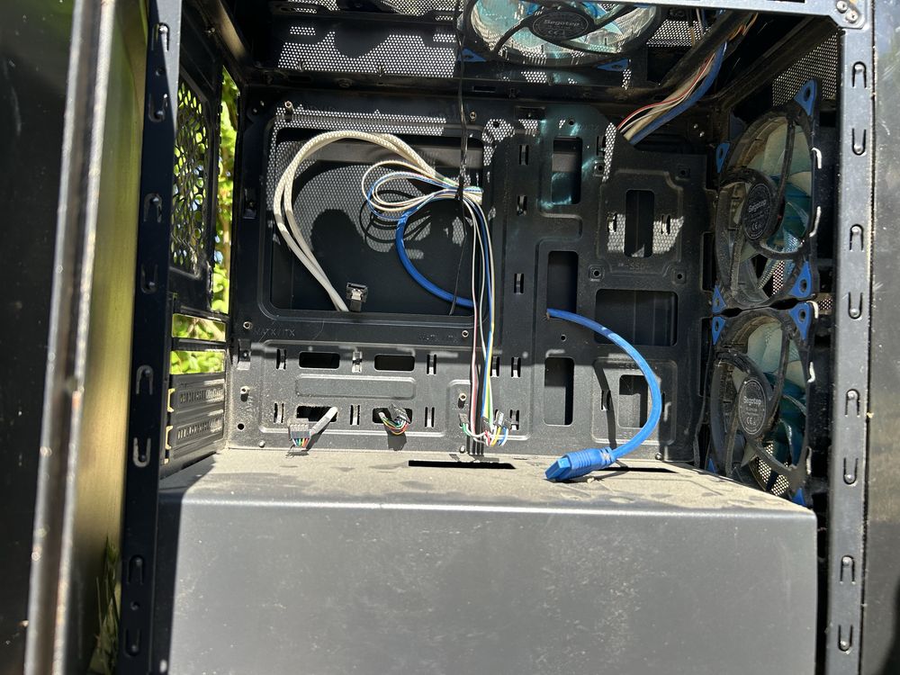 Lot 9 Carcasa PC Gaming, cu ventilatoare