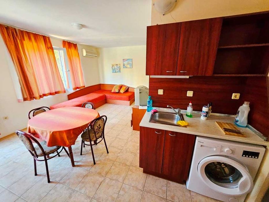 Продава се Двустаен апартамент в к.к. Слънчев бряг - 55 кв.м за 1271 €/кв.м - Снимка #3