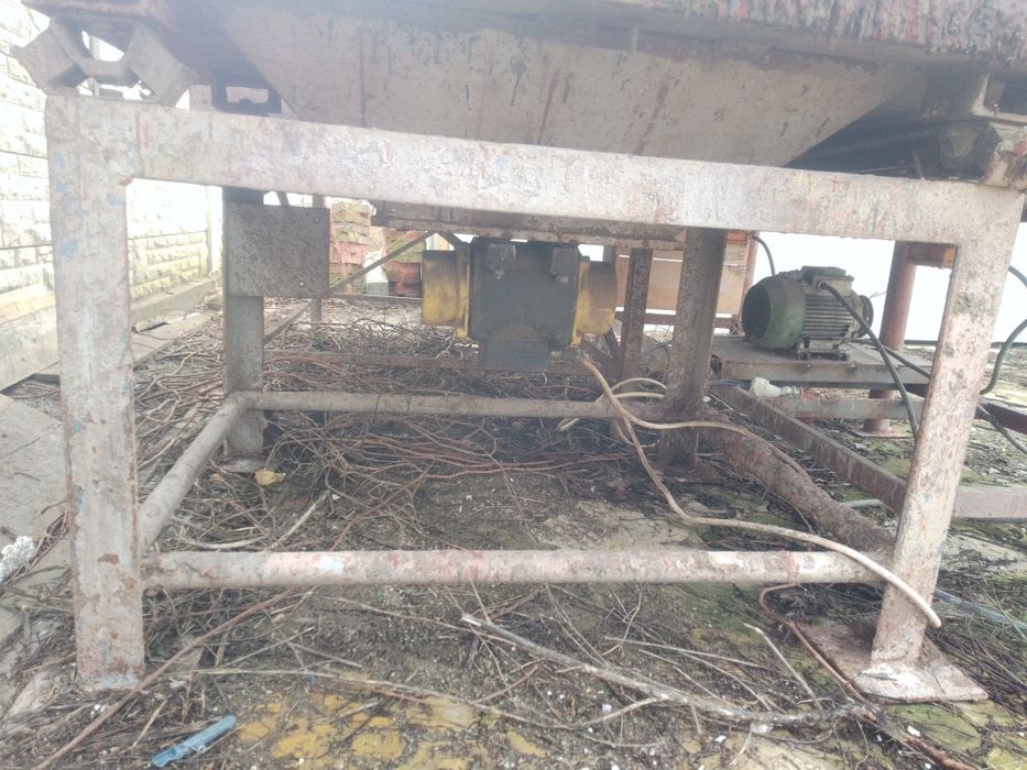 Masa vibratoare pavaj placi de gard cu tărgi uscare