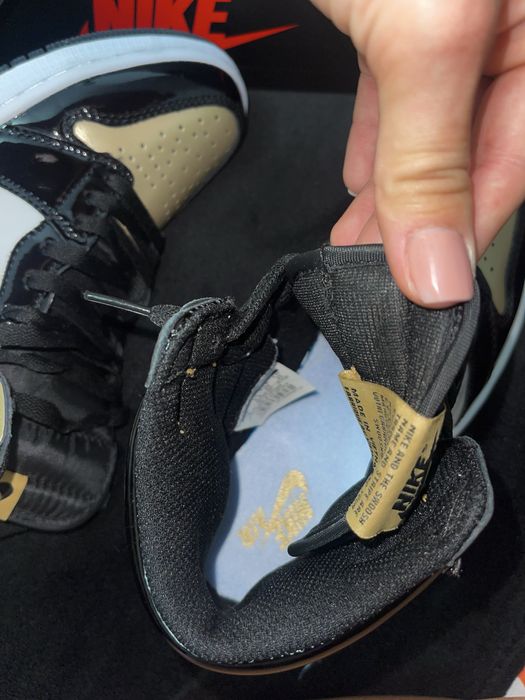 Air Jordan 1 Retro High OG Gold Toe