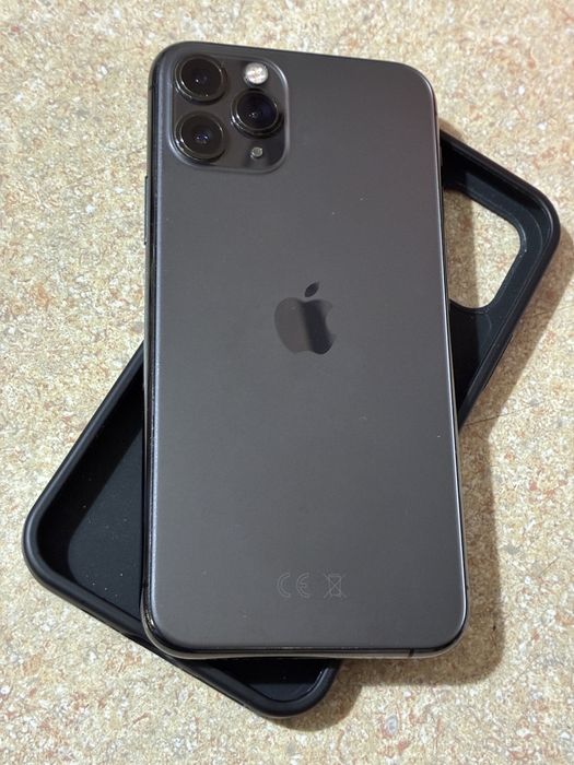 iPhone 11 Pro 256GB сменена батерия