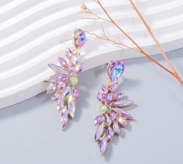 Луксозни елегантни обици налични в два цвята