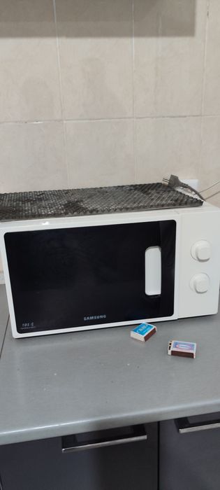 Микроволновка белая