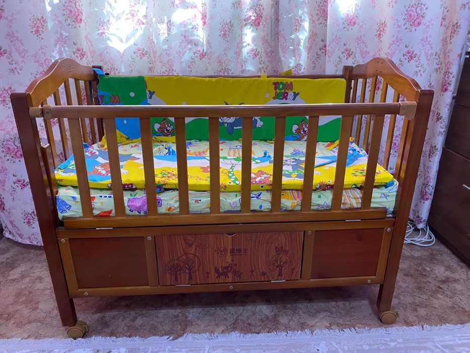 Детская кроватка-манежка