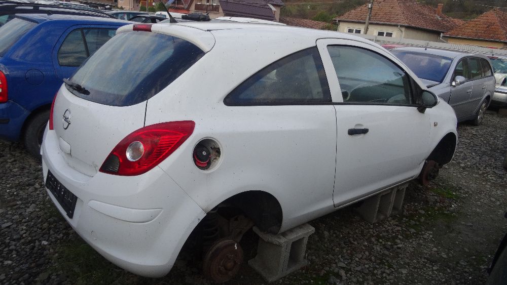 Dezmembrez/Piese Opel Corsa D 1.3 CDTI 55KW 2008 alb,albastru