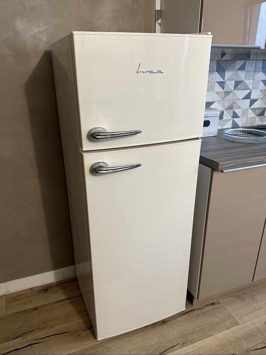 frigider fram vintage