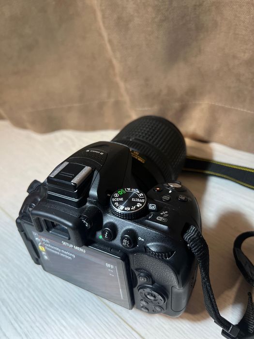 Nikon D5300 + obiectiv Nikon 18 - 140 mm