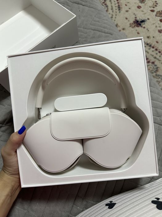 Наушники APPLE air pods MAX 2 золотистые, новые