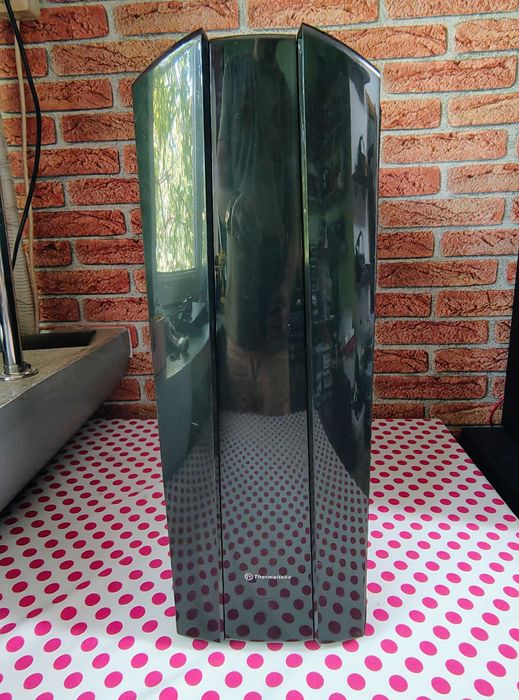 Carcasa PC Thermaltake Versa N27 Black.