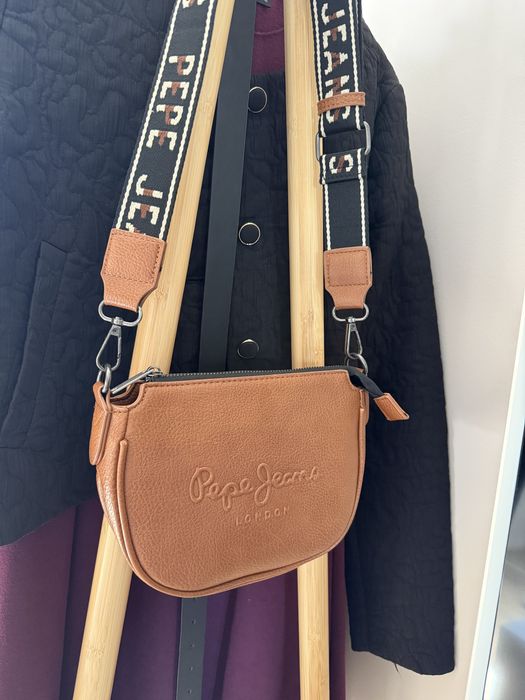 Pepe jeans чанта от еко кожа