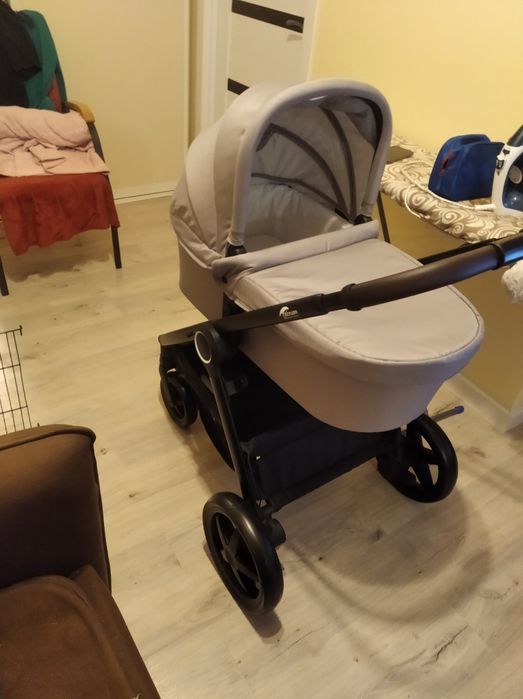 Продам коляску. Б/у, но в отличном состоянии