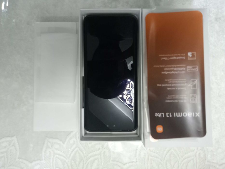 Продам Xiaomi 13 lite