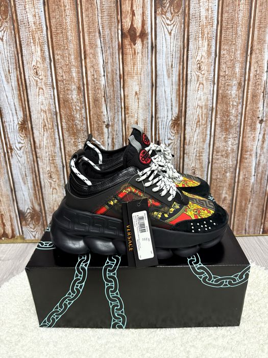 39-45 VERSACE Chain Reaction Blackred