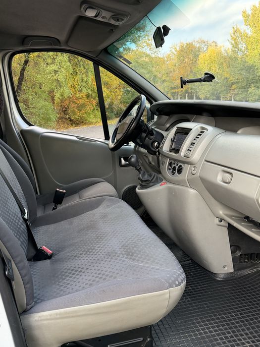 Renault Trafic 2.0 114CP 8+1 locuri