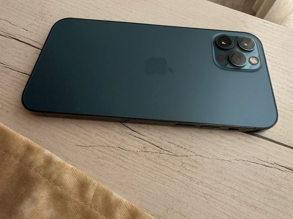 Продам Iphone 12 Pro 128 g