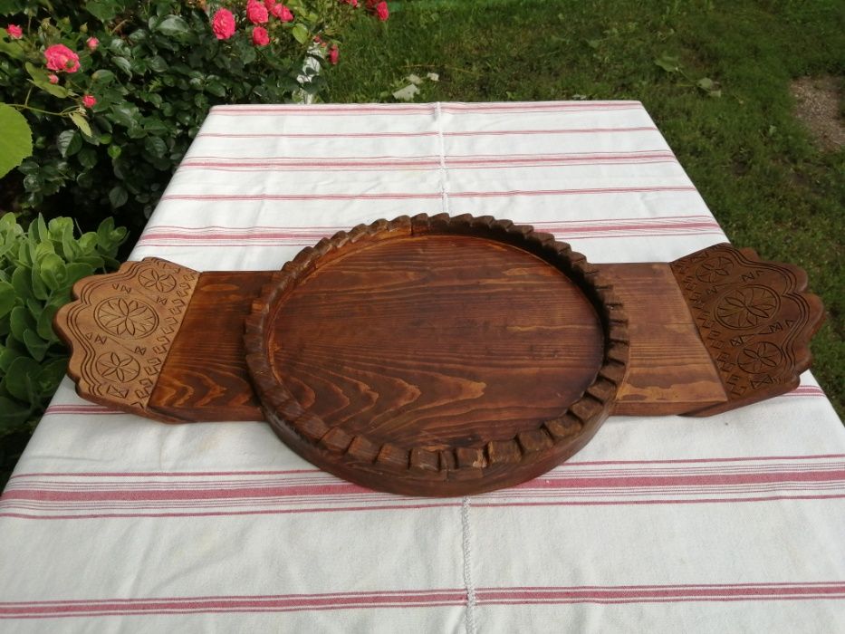 Vand suport de farfurii din lemn