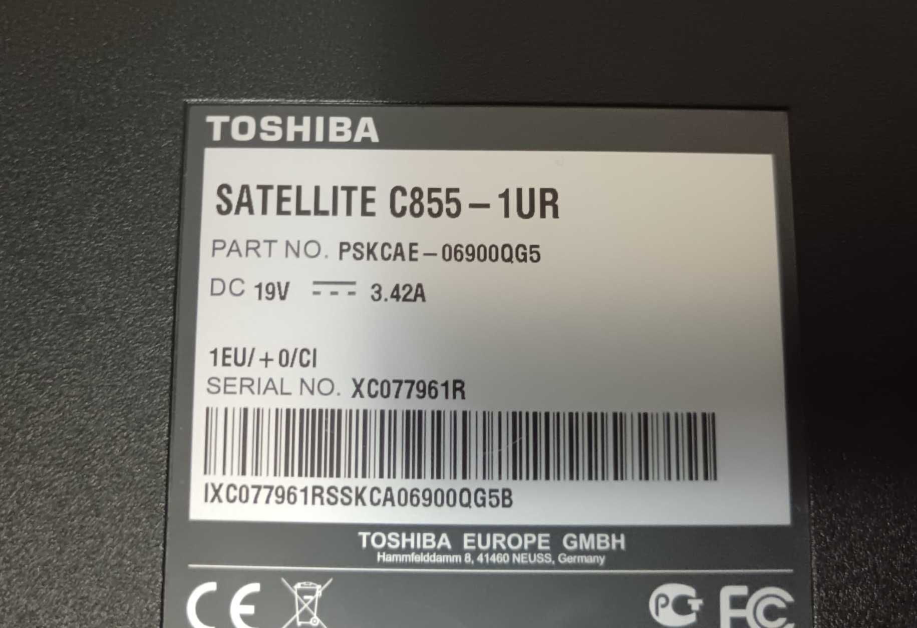 Laptop Toshiba - 4GB RAM, 110GB SSD + 600GB HDD, proc. Intel 2.20 GHz