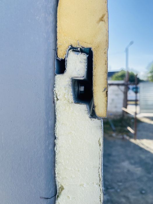 Panou sandvich perete , acoperiș hala , garaj