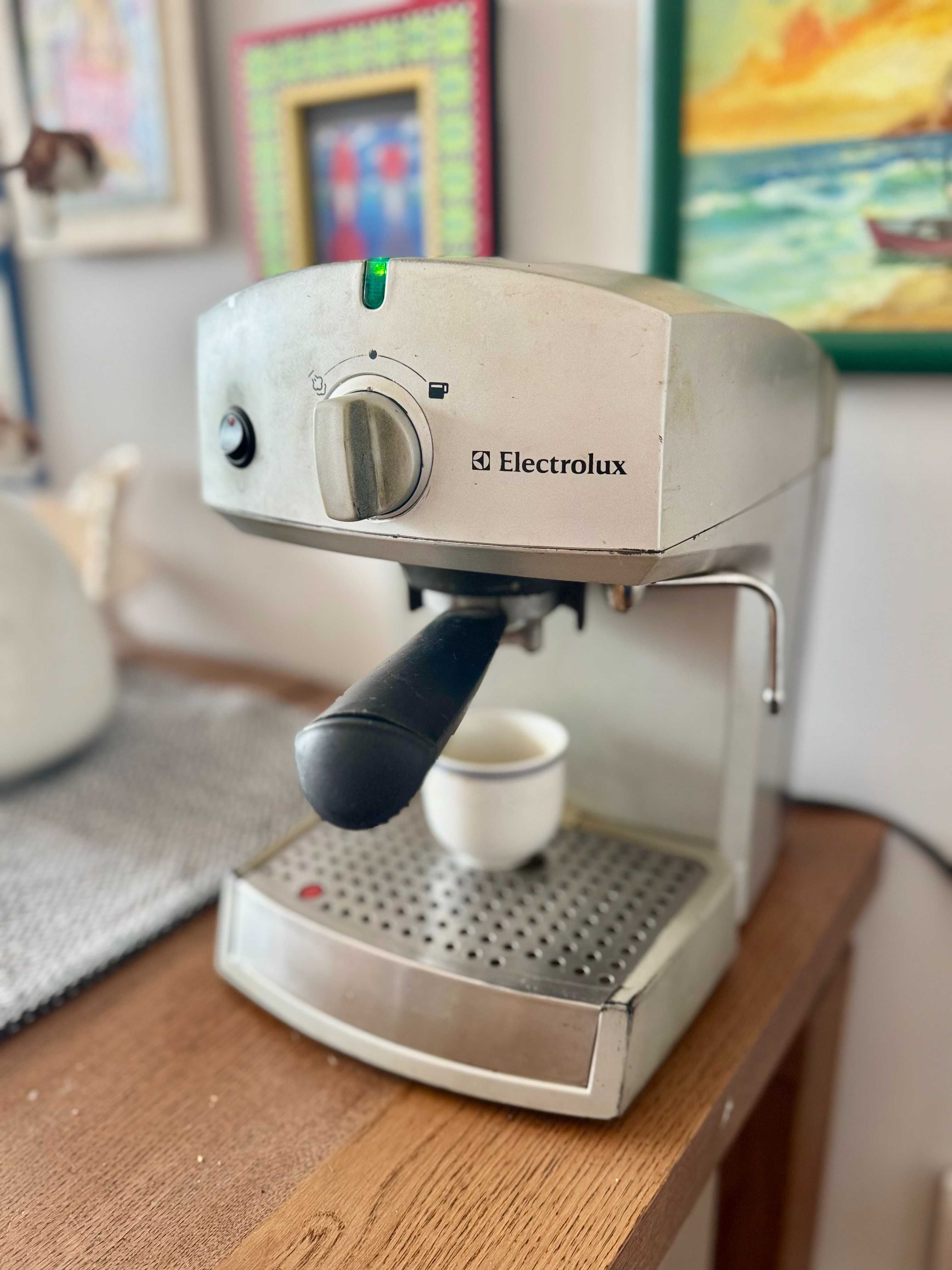 Еспресо машина ELECTROLUX EEA-130