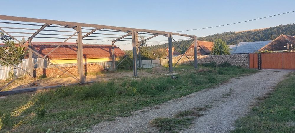 Hale metalice confecționate din ipe din heia