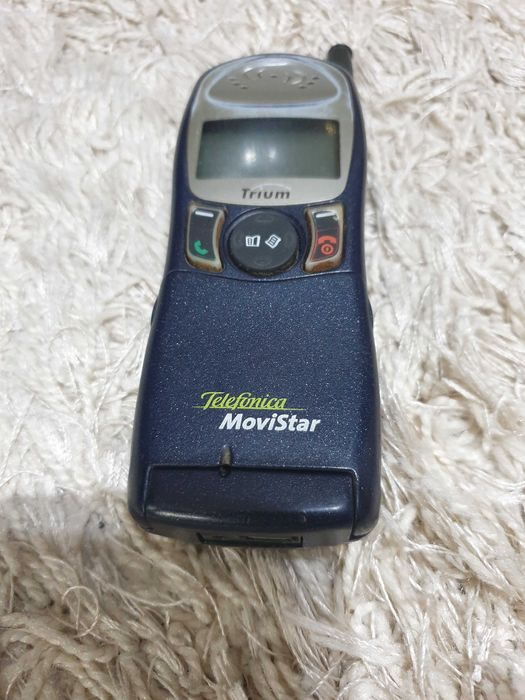 Telefon Mitsubishi Trium