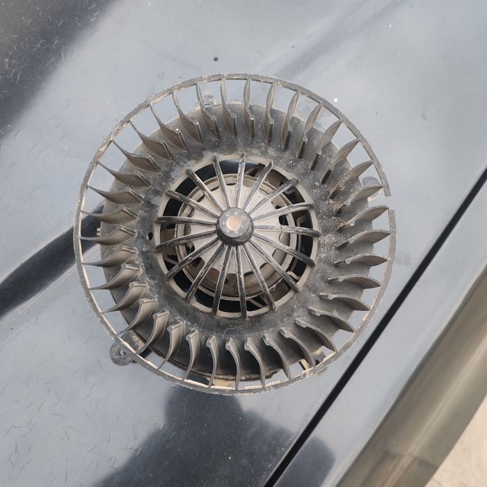 Мерседес 210 лупарик печка маторчик сатылады жағдайы жақсы