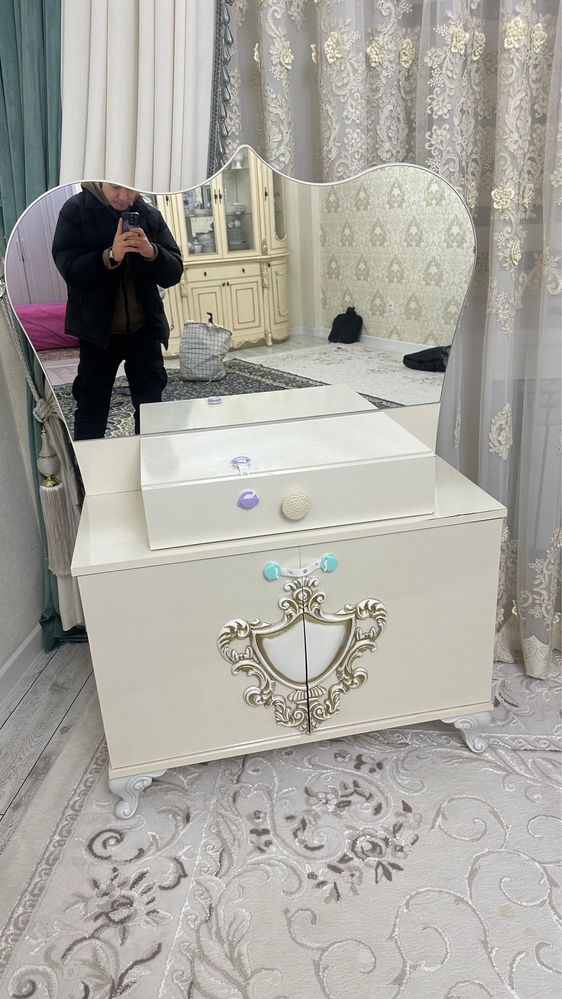 Трюмо в хорошем состоянии