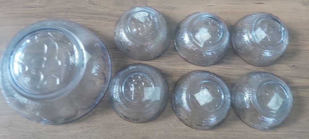 Стъклен сервиз от купи