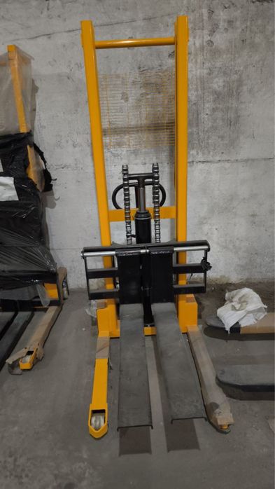 Подъемник, штабелер, тележка ,рохли, рохля кара