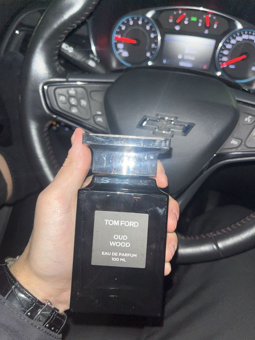 Мужской парфюрм