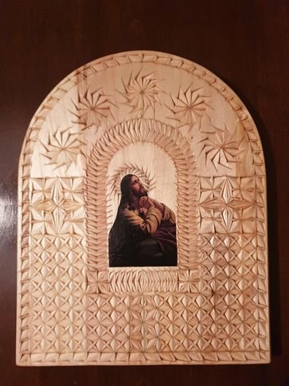 Icoane sculptate manual pe lemn de tei sau mesteacan