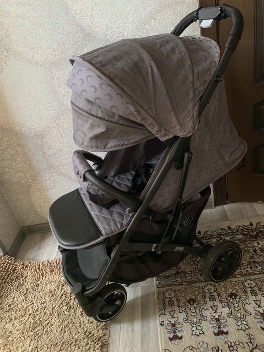Продам детскую коляску чемодан