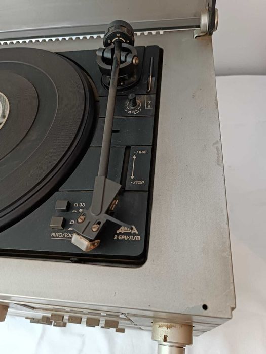 Statie de amplificare cu pick-up