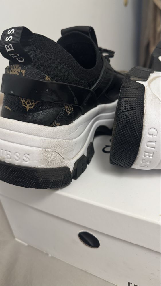 Маратонки Guess Braydin в черно