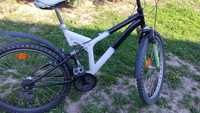 Bicicleta mountain bike