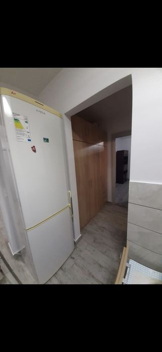 Închiriez apartament 2camere, decomandat, etaj 1, Argeșului, 300m UMF