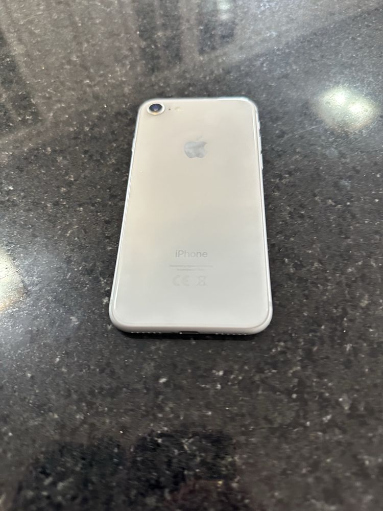 iphone 8 Silver 10/10 64 gb baterie 93% ,impecabil !