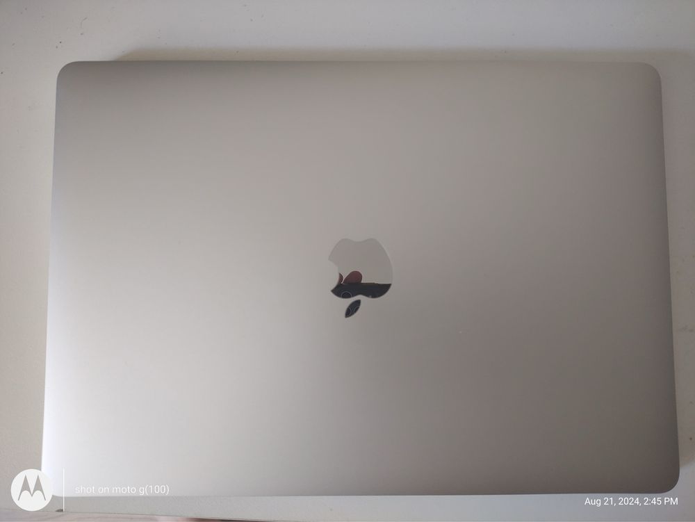 2020 Apple MacBook Pro Intel Core i5